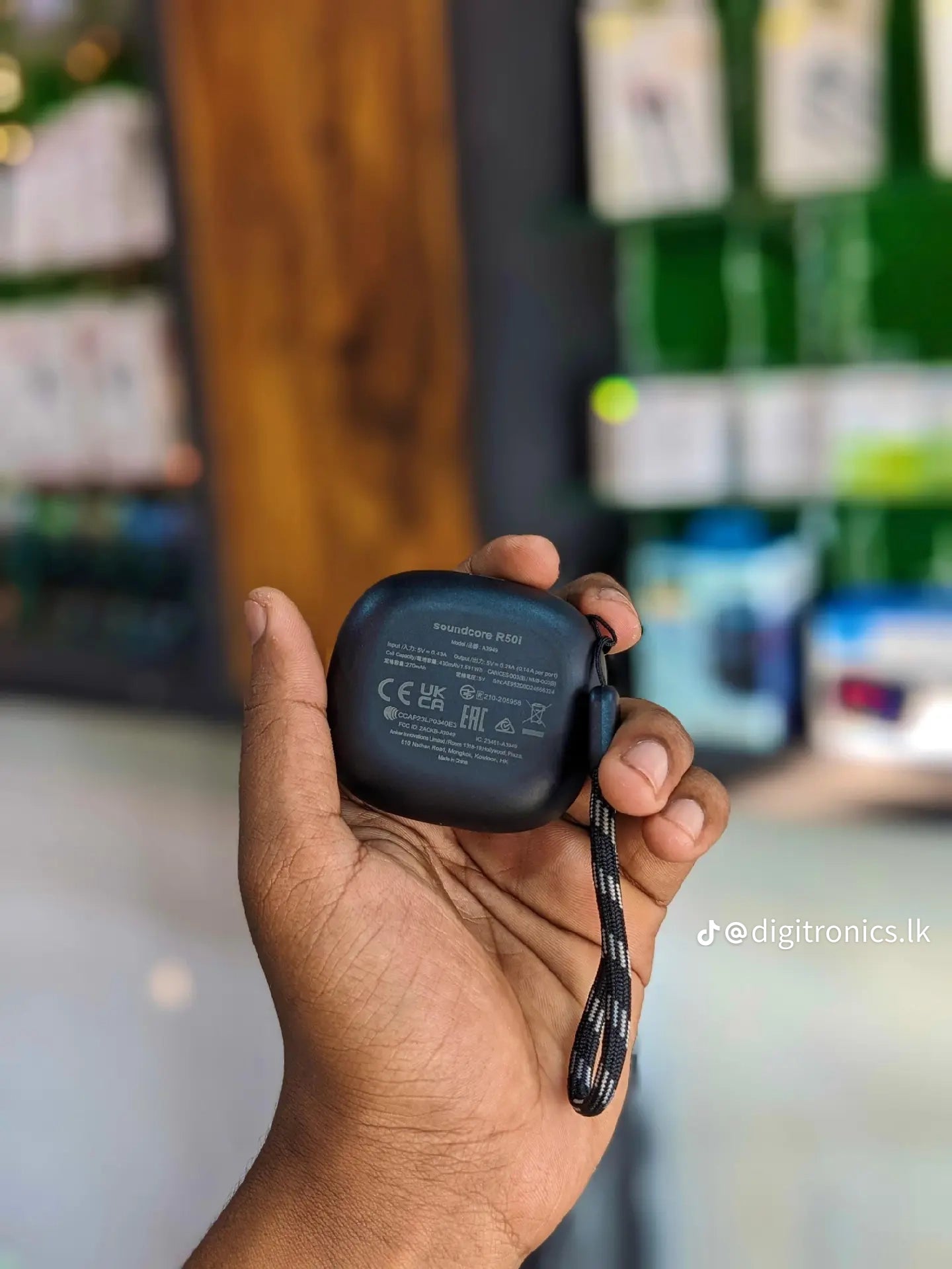 Écouteurs intra-auriculaires sans fil Anker Soundcore R50i True, TWS avec plus de 30 heures de lecture, appels clairs et basses hautes, résistant à l'eau IPX5, application Soundcore Connect avec 22 égaliseurs prédéfinis, connectivité rapide,