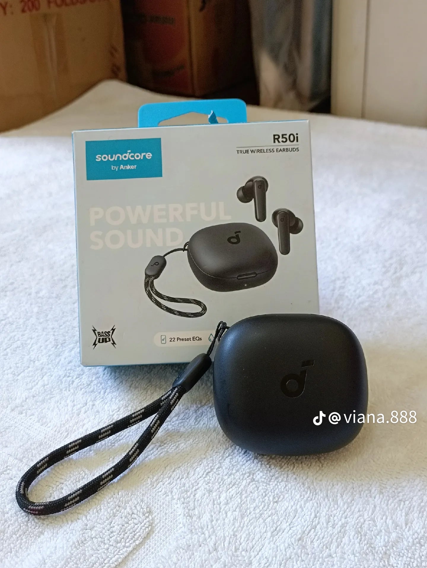 Écouteurs intra-auriculaires sans fil Anker Soundcore R50i True, TWS avec plus de 30 heures de lecture, appels clairs et basses hautes, résistant à l'eau IPX5, application Soundcore Connect avec 22 égaliseurs prédéfinis, connectivité rapide,